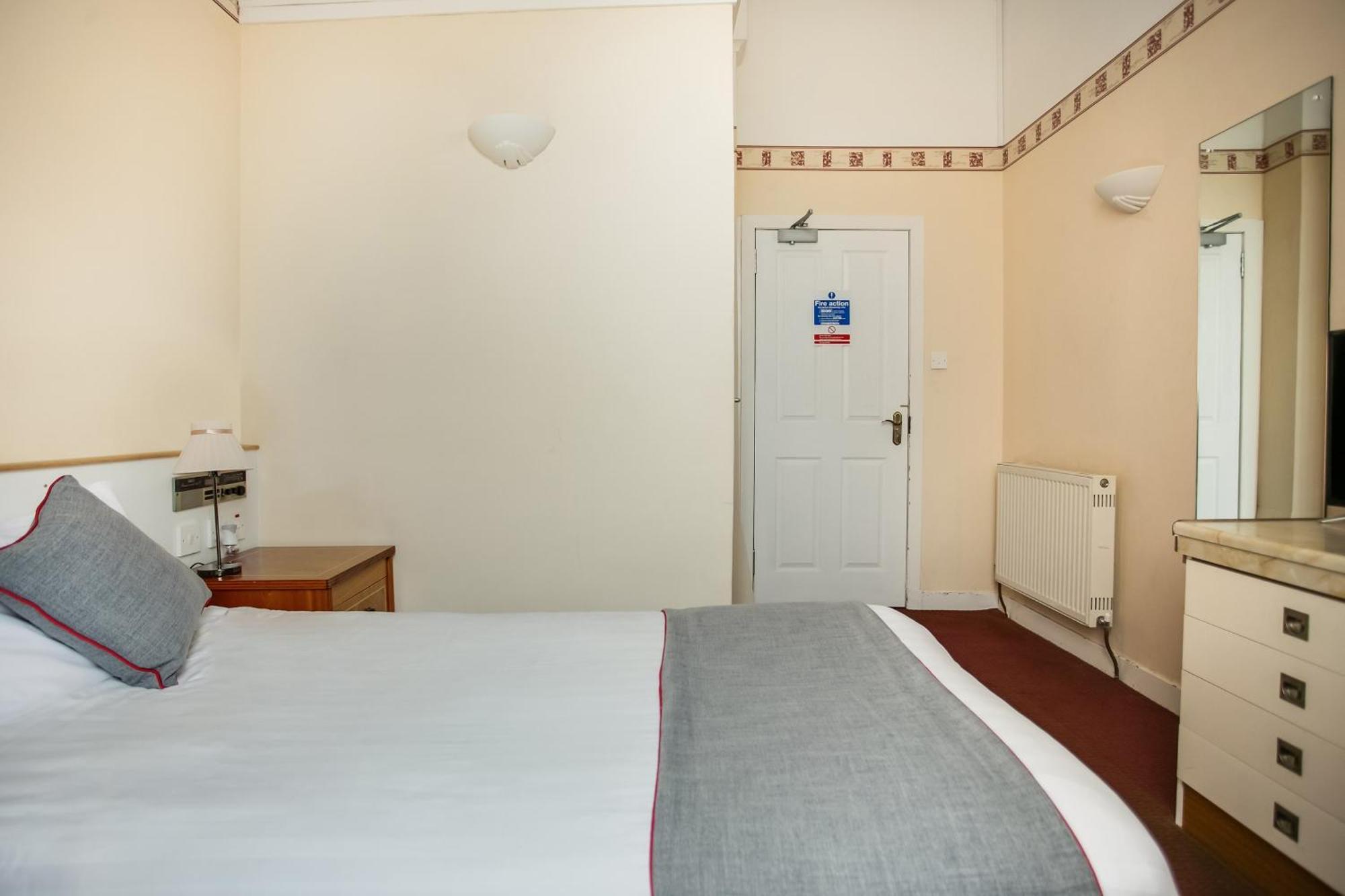 Oyo Glenpark Hotel, Ayr Central Eksteriør billede